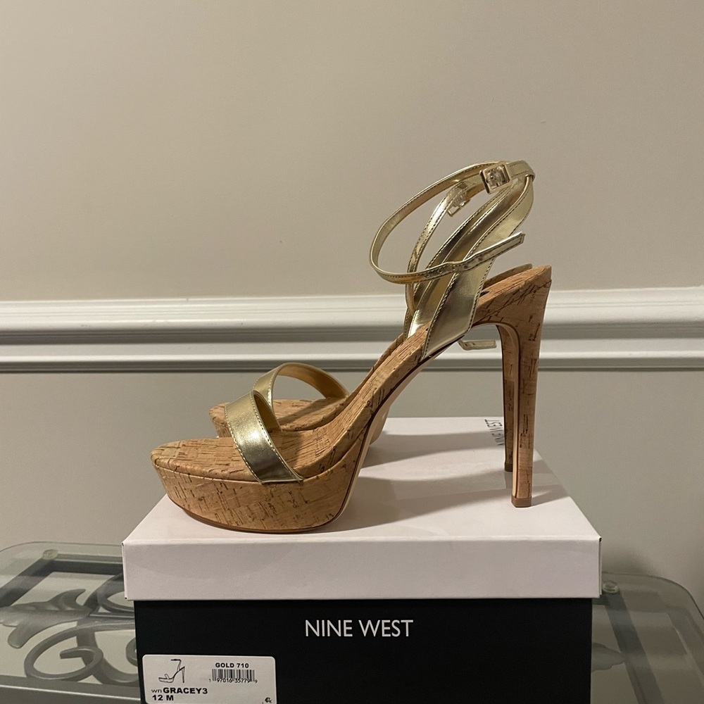 Nine West “Gracey3” 12 gold platform BNIB